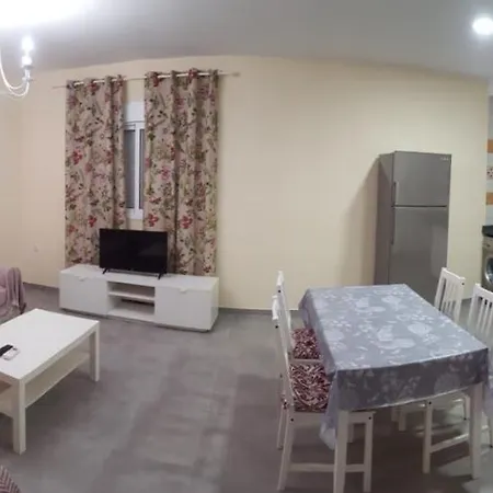 Casa Naranjos 3 *
