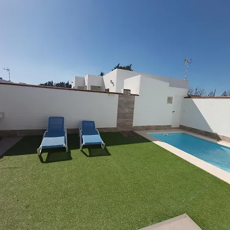 Casa Naranjos 3 *